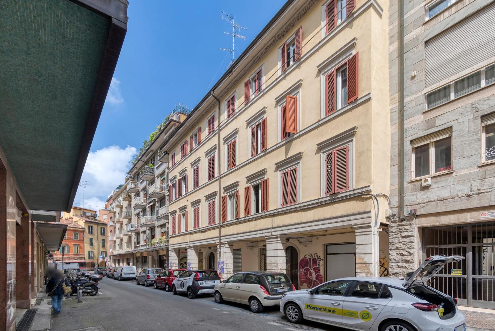 Cozy Apartment In The Heart Of Bologna Ngoại thất bức ảnh
