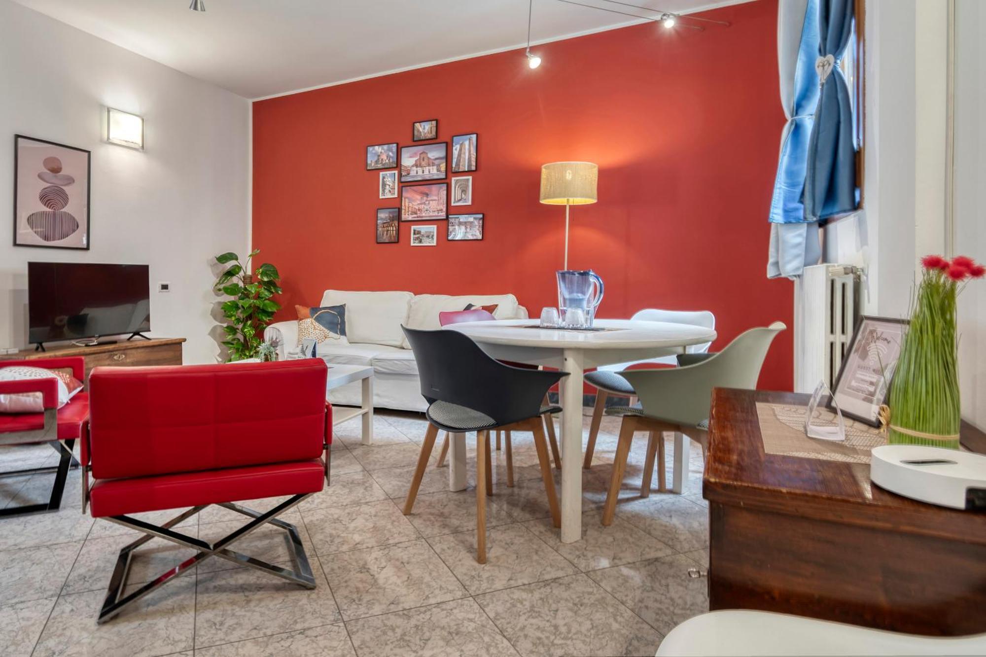 Cozy Apartment In The Heart Of Bologna Ngoại thất bức ảnh
