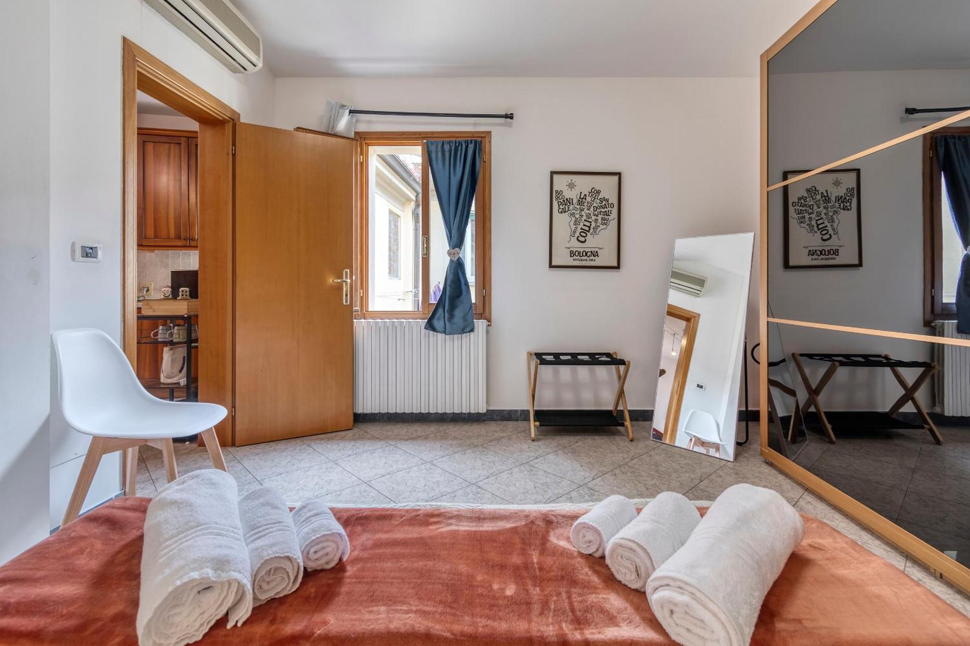 Cozy Apartment In The Heart Of Bologna Ngoại thất bức ảnh
