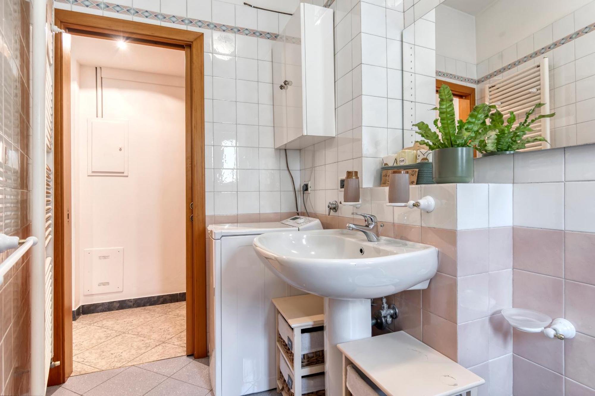 Cozy Apartment In The Heart Of Bologna Ngoại thất bức ảnh